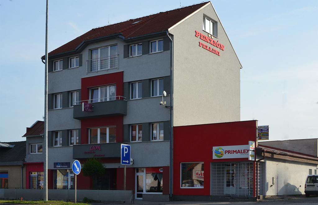 Garni HOTEL Fellini Žiar nad Hronom Esterno foto